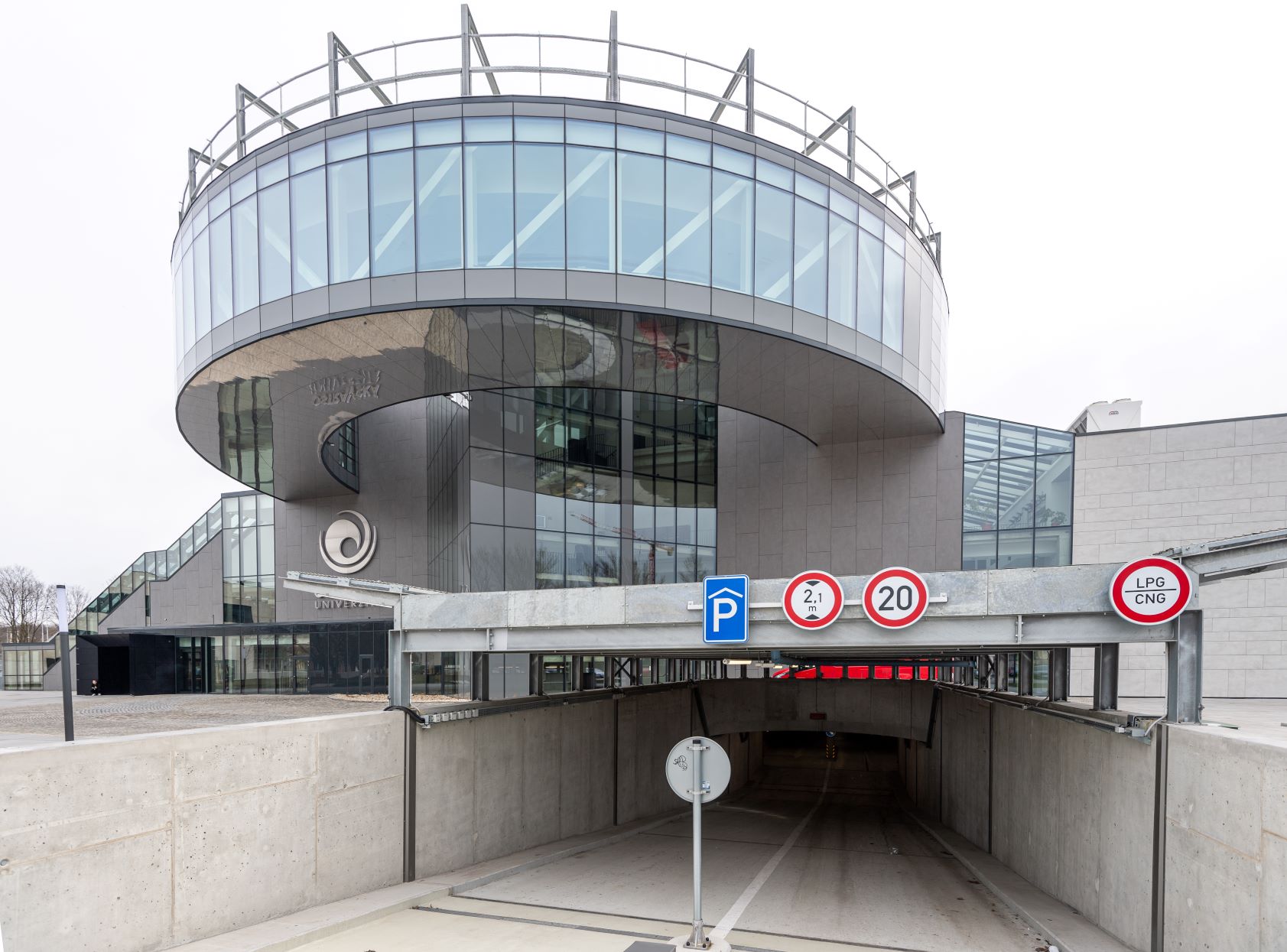 Nové parkoviště pod Ostravskou univerzitou. Foto: Lukáš Kaboň